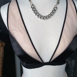 Beautiful silky, w/mesh Victoria’s Secret bra w/dragon design back or panty NWOT